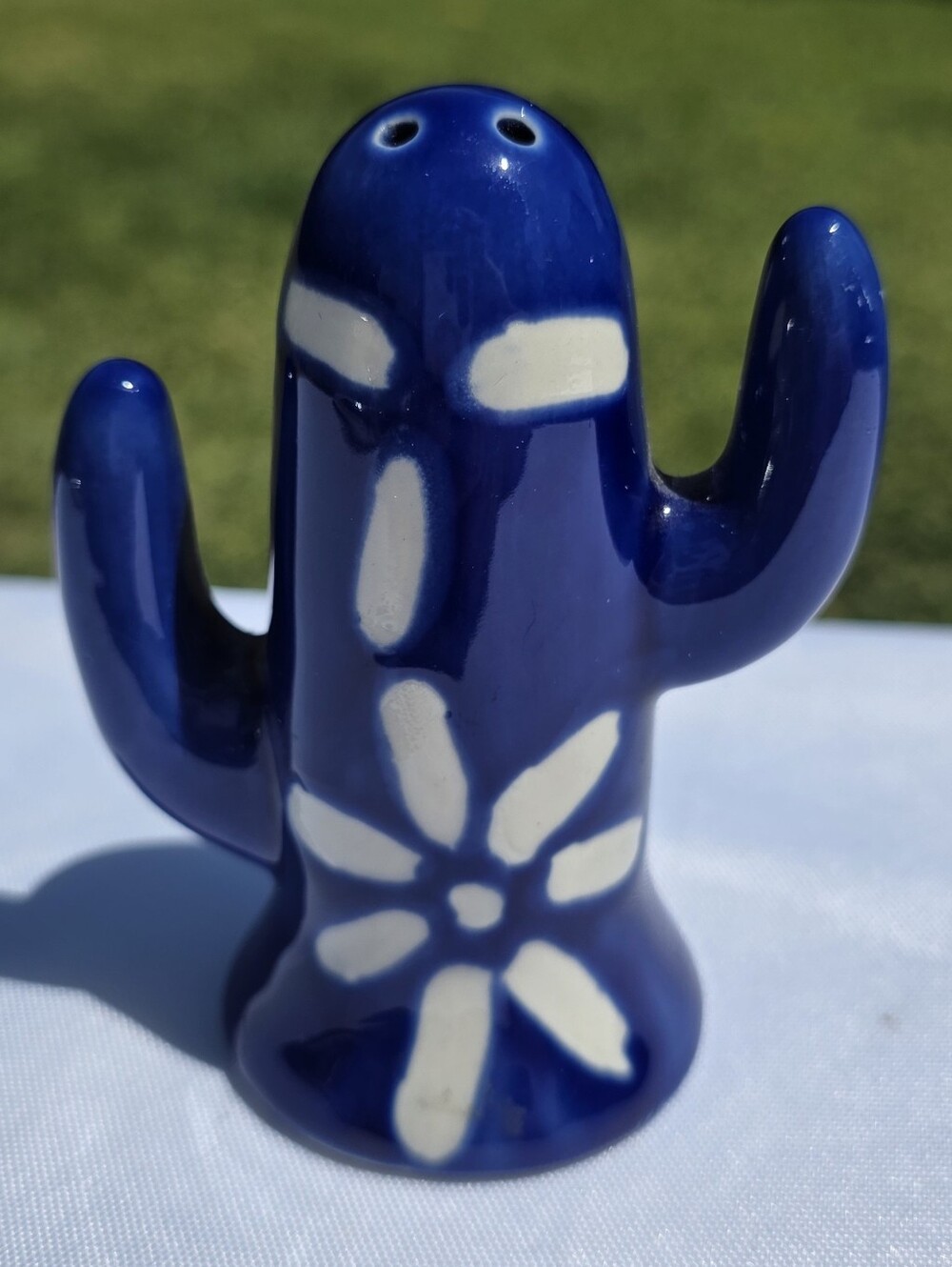 VTG Mexican Talavera Ceramic Cactus Salt Pepper Shaker Single Blue White